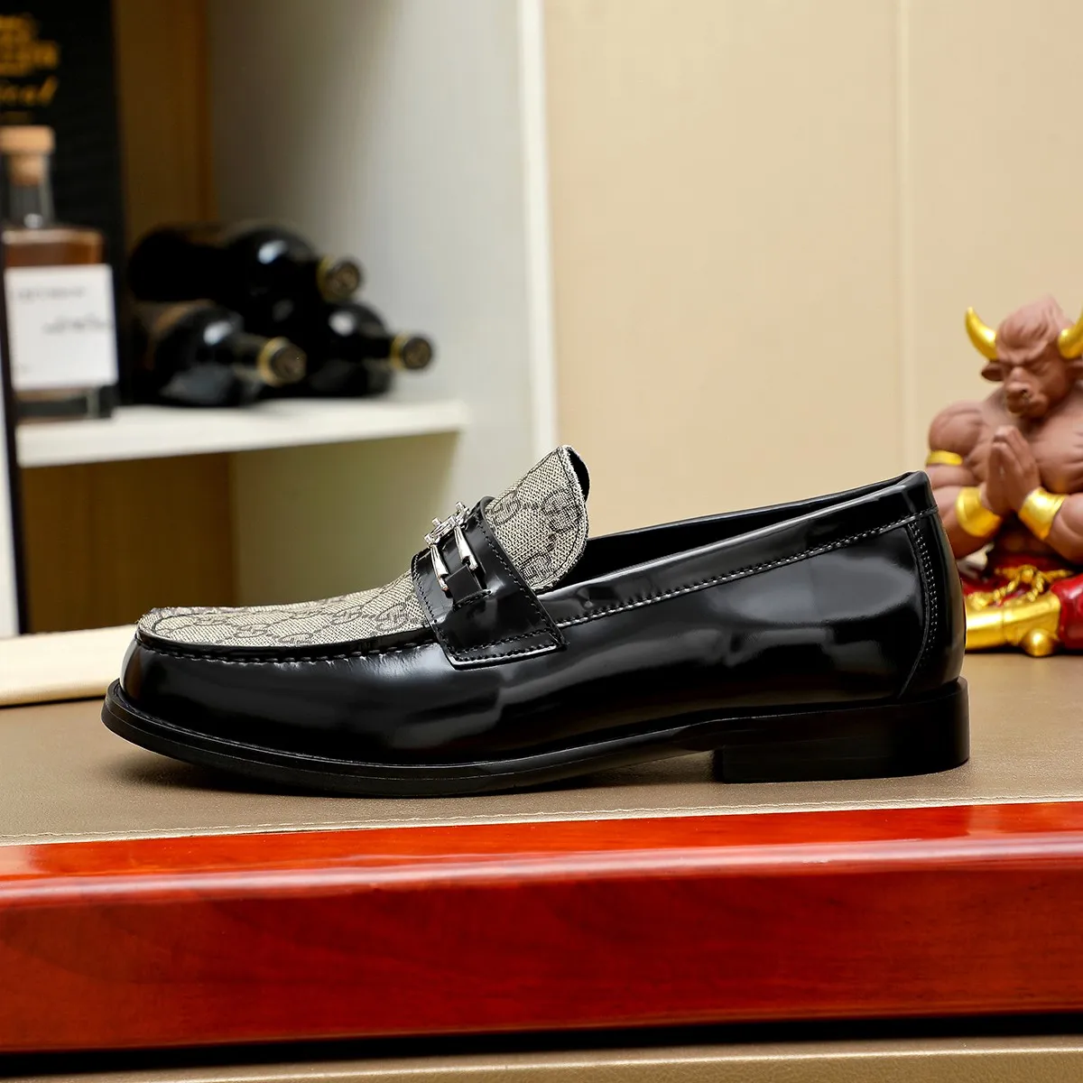 Men's men's shoes💰460💰💰Gucci official website men's business formal leather shoes updated💥Hong Kong counters synchronize new styles💥completely one-to-one replica shipment👍zero gap in counter quality 0⃣️made of imported cowhide on the outside+water-dyed🐂leather lining, color optional! Matching code 38-45
